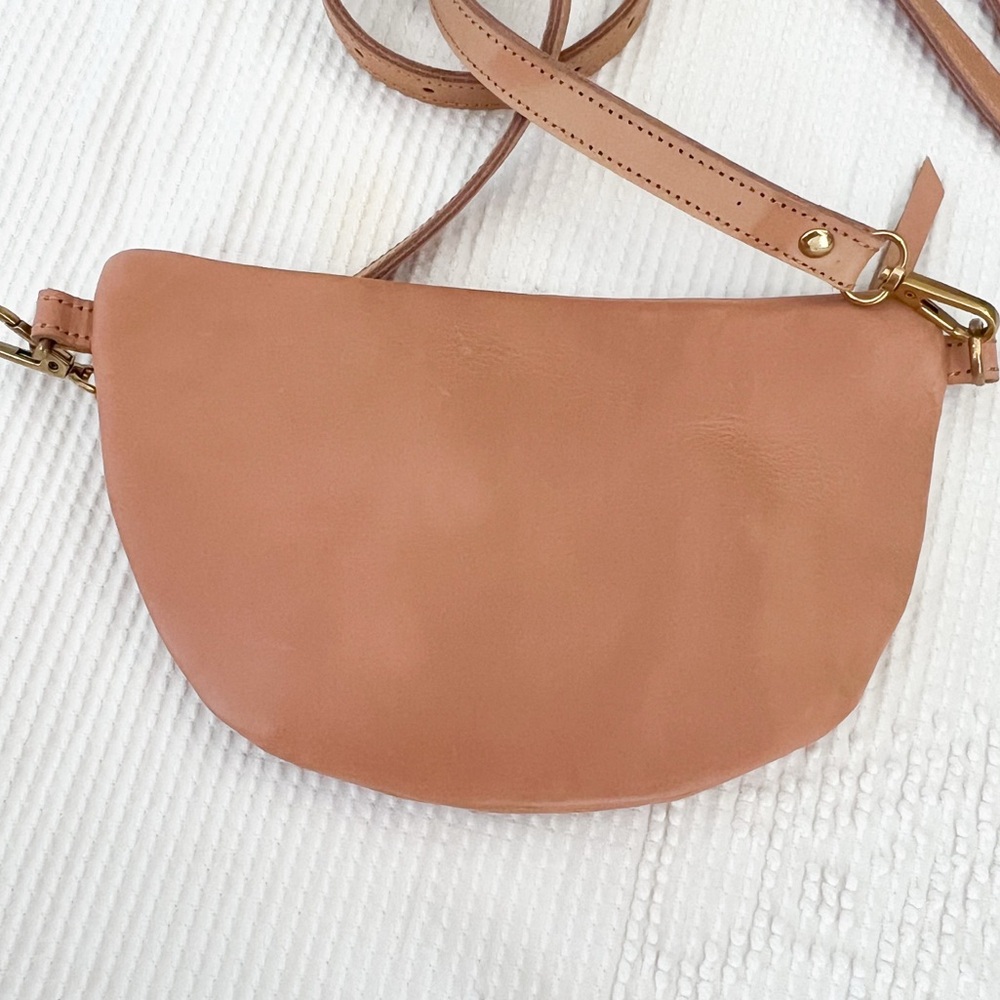 Abby Alley sling back in Tan Leather, Like New, Crossbody - Picture 4 of 6
